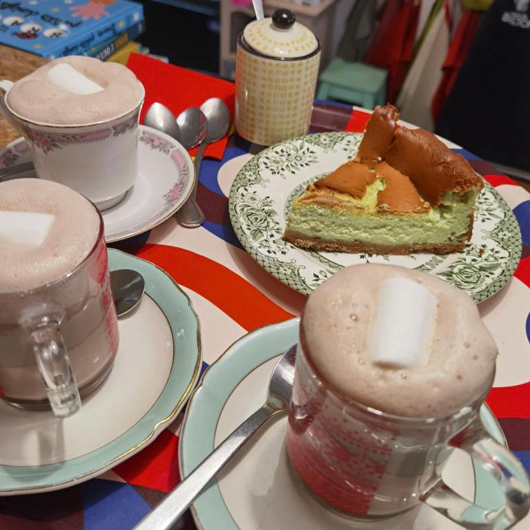 Atelier Céramique Géniale — Décoration de Mug ou Patère